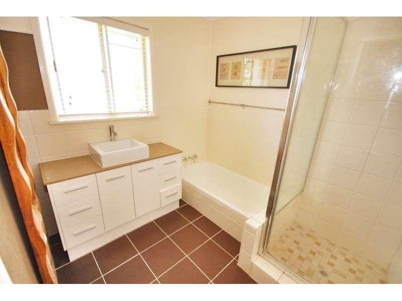 18 Auckland Street, Wishart QLD 4122