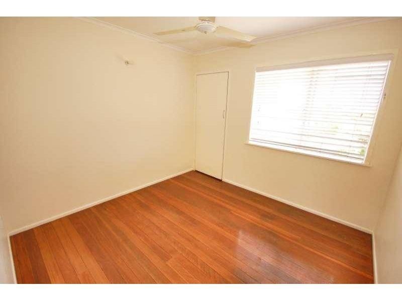 18 Auckland Street, Wishart QLD 4122