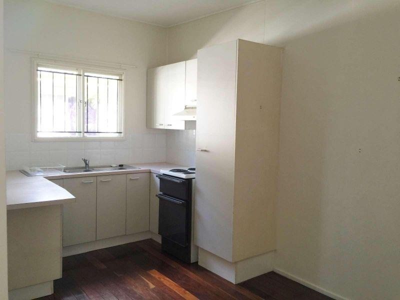 2/86 Lancelot Street, Tennyson QLD 4105