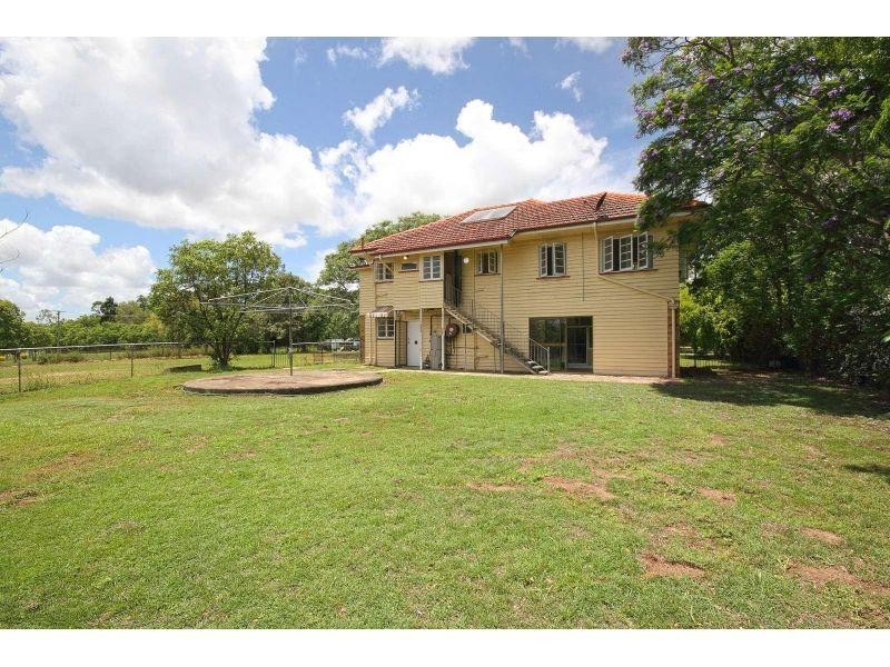 5 Sunbury Street, Buccan QLD 4207