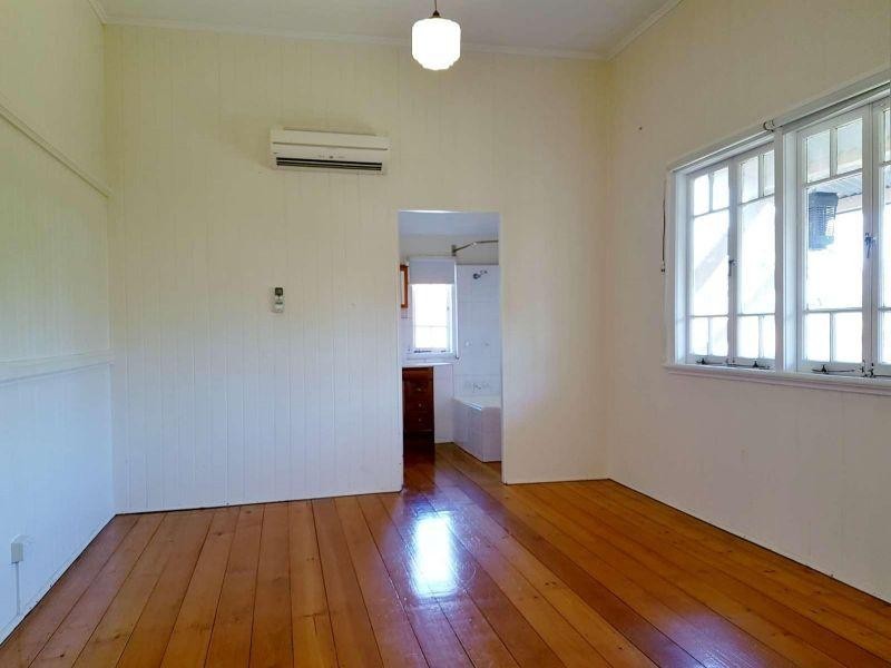 627 Fairfield Road, Yeronga QLD 4104