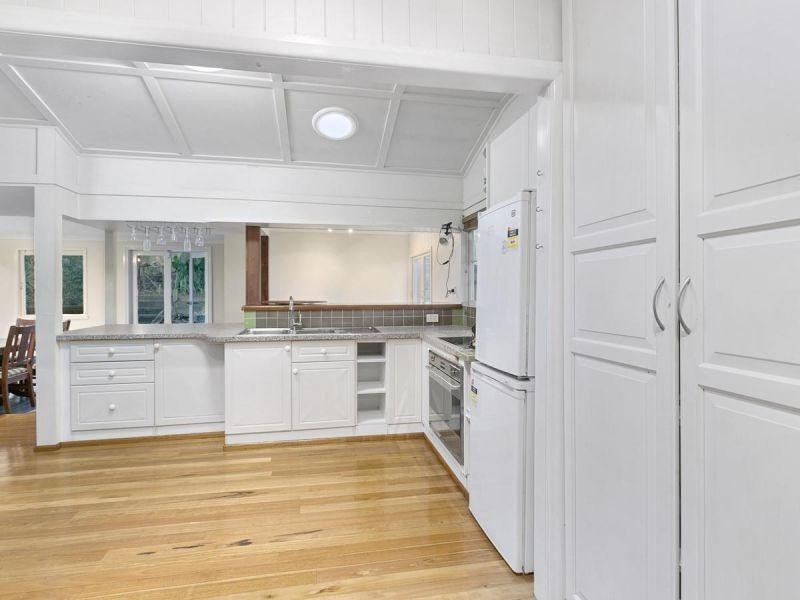 127a Messines Ridge Road, Holland Park West QLD 4121
