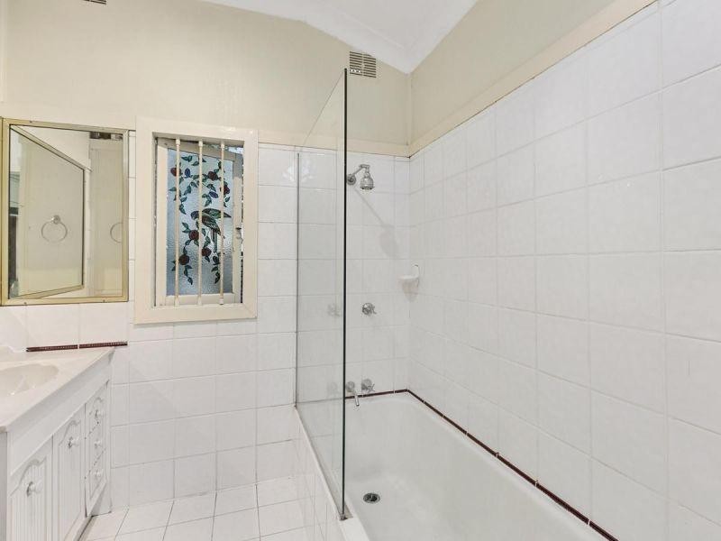 127a Messines Ridge Road, Holland Park West QLD 4121