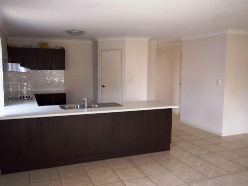 8 Highfields Court, Loganlea QLD 4131