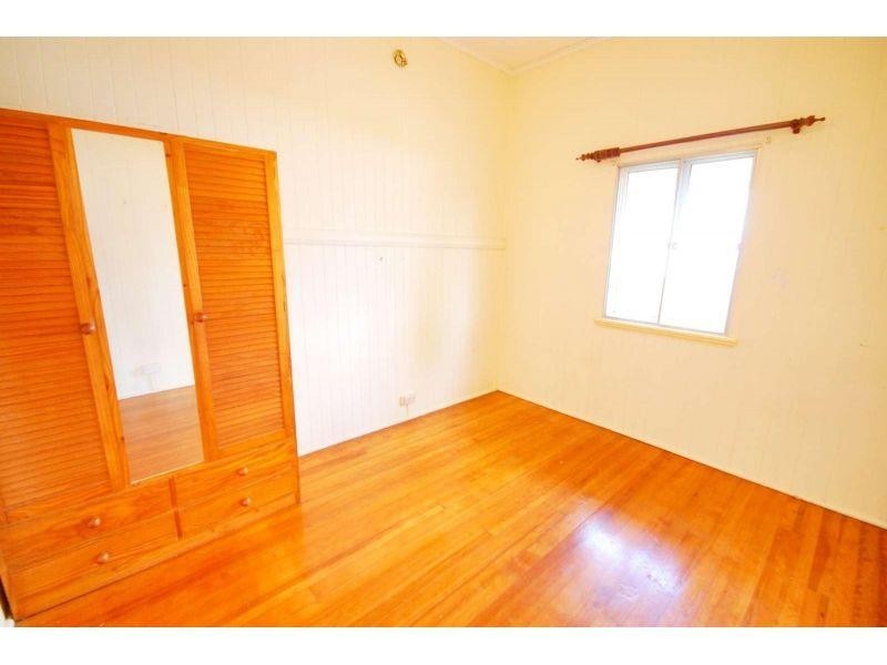 11 Princess Street, Camp Hill QLD 4152