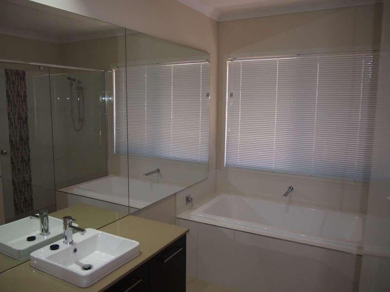 5 Slate Court, Logan Reserve QLD 4133