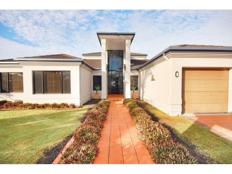 8 Pryor Street, Ormiston QLD 4160