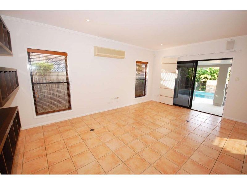 8 Pryor Street, Ormiston QLD 4160