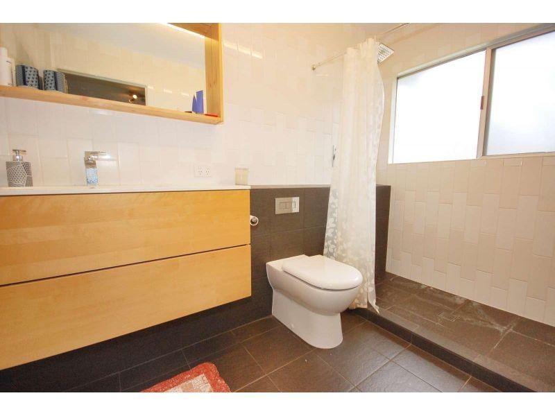 1 Aesop Street, Robertson QLD 4109