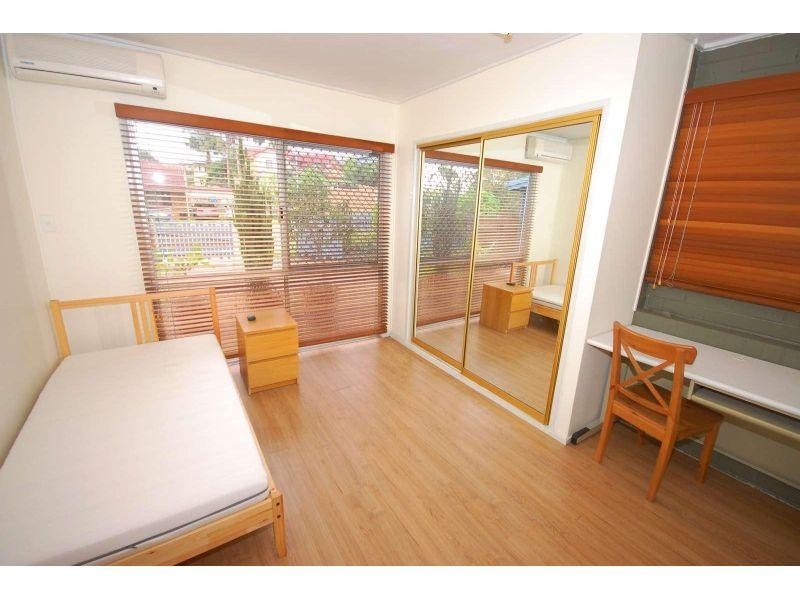 1 Aesop Street, Robertson QLD 4109