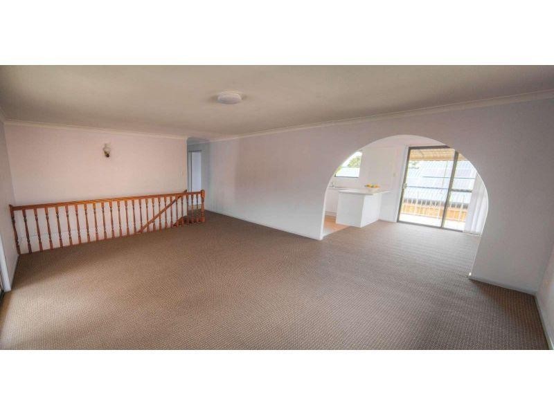 16 Modred Street, Carindale QLD 4152