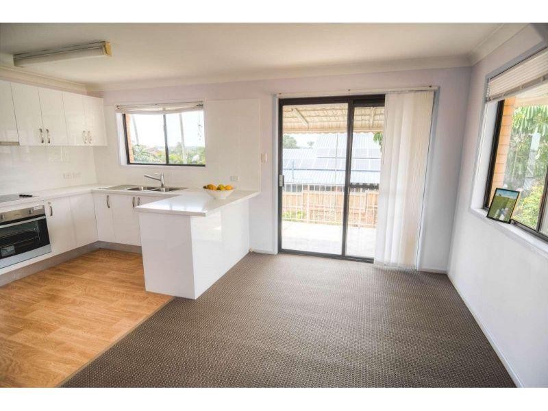 16 Modred Street, Carindale QLD 4152