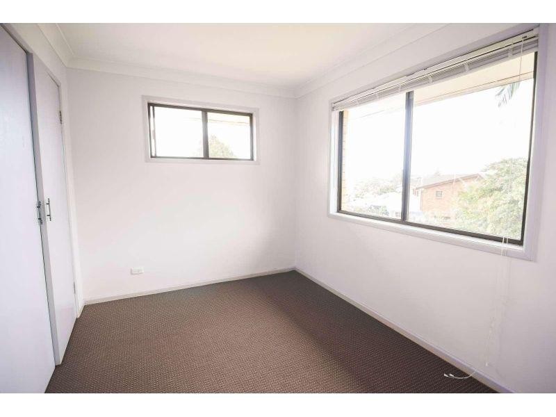 16 Modred Street, Carindale QLD 4152