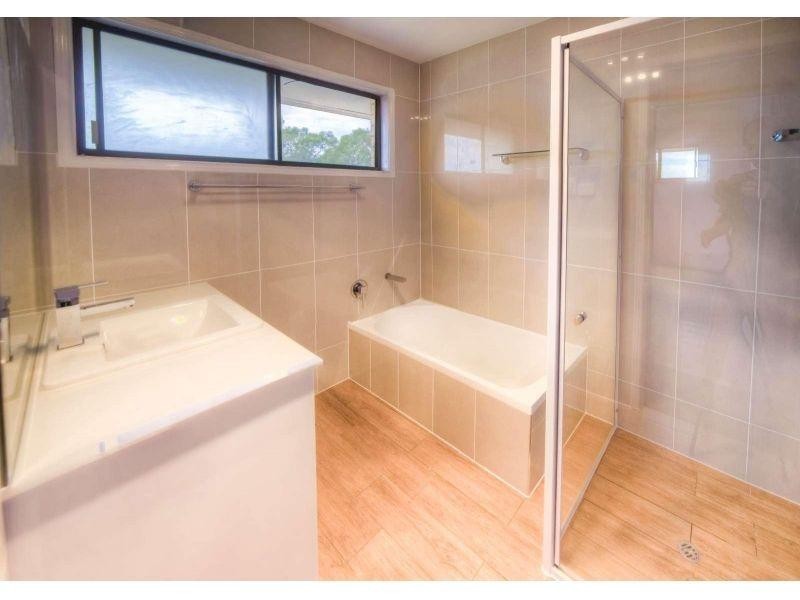 16 Modred Street, Carindale QLD 4152