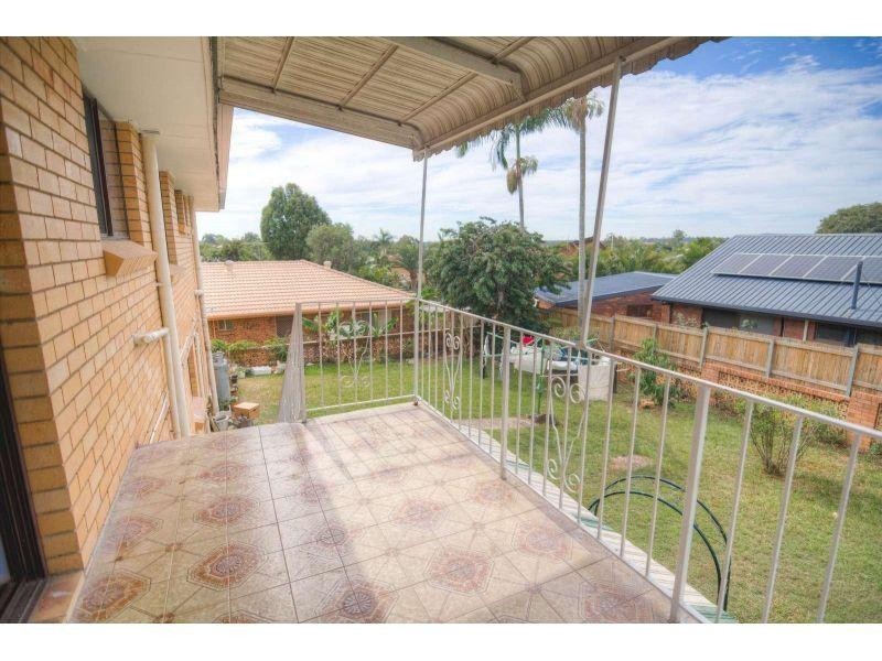 16 Modred Street, Carindale QLD 4152