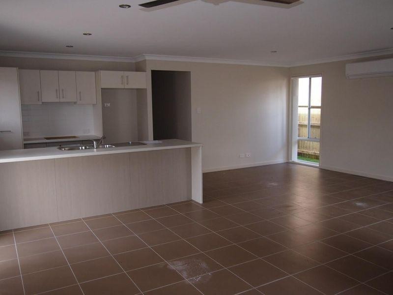 18 Wongabel Close, Waterford QLD 4133