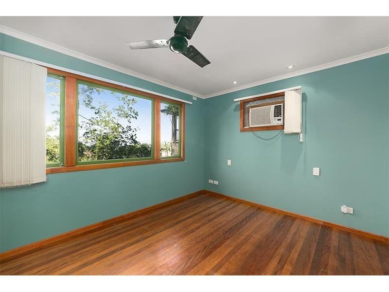 11 Sharon Street, Moorooka QLD 4105