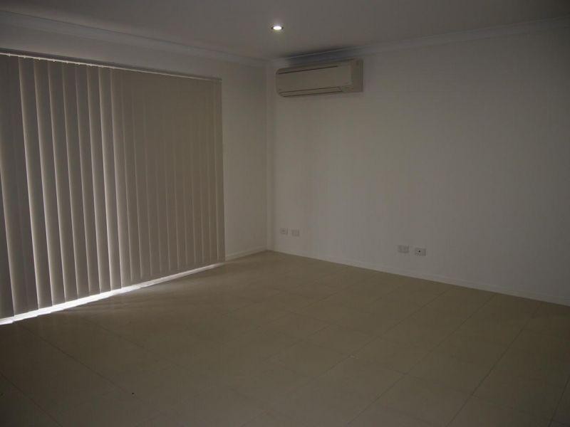 2/22 Kurgan Lane, Yarrabilba QLD 4207