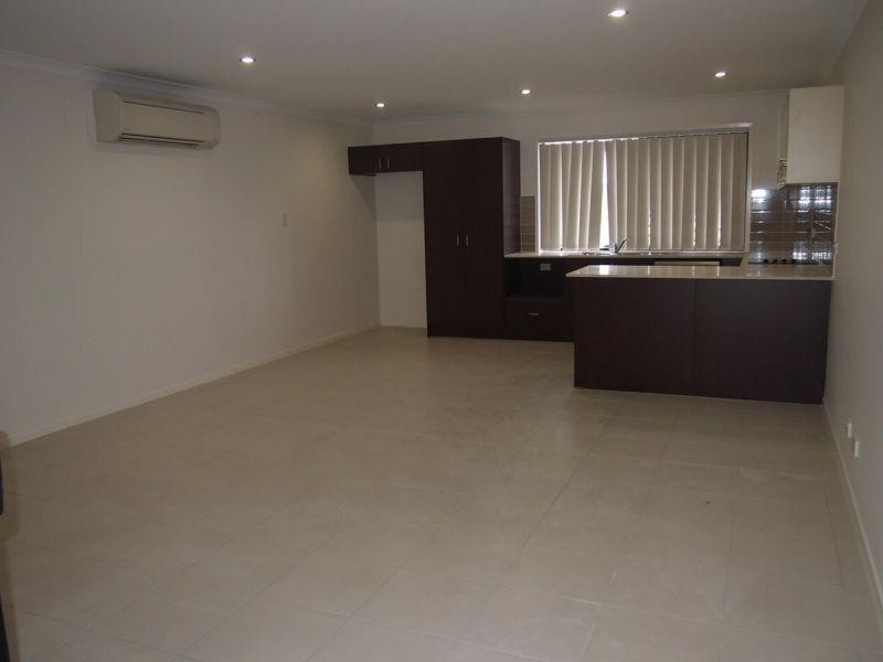 1/22 Kurgan Lane, Yarrabilba QLD 4207