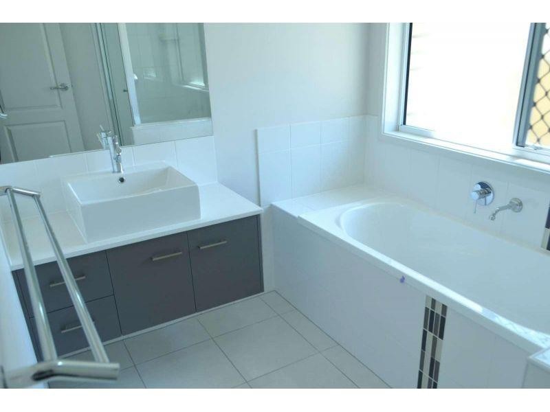 17C Spruce Street, Loganlea QLD 4131