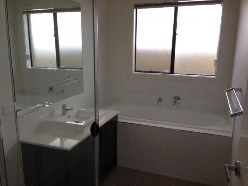 8 Morton Street, Waterford QLD 4133