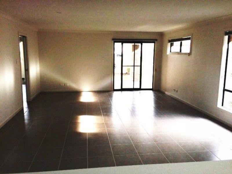 8 Morton Street, Waterford QLD 4133