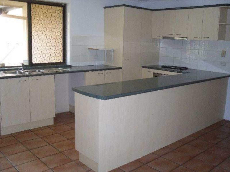 75 Bedivere Street, Carindale QLD 4152