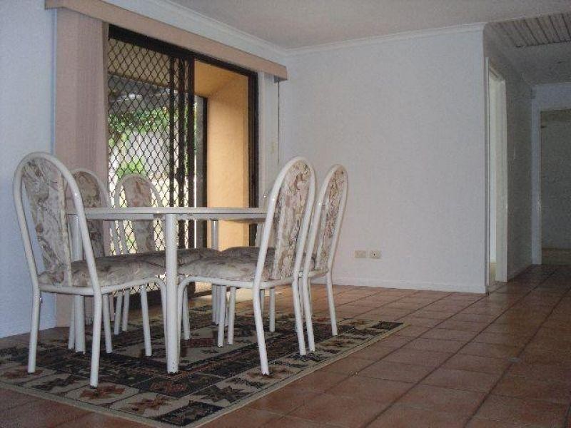 75 Bedivere Street, Carindale QLD 4152