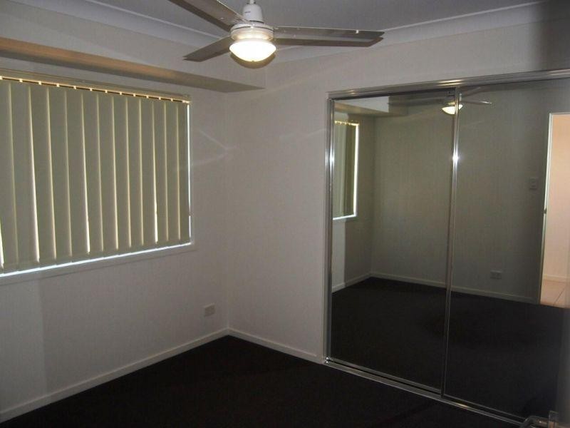 2/4 Tombay Court, Crestmead QLD 4132