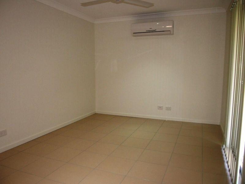 2/4 Tombay Court, Crestmead QLD 4132