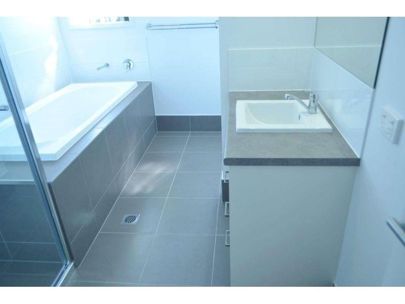 2/25 Sunstone Court, Logan Reserve QLD 4133