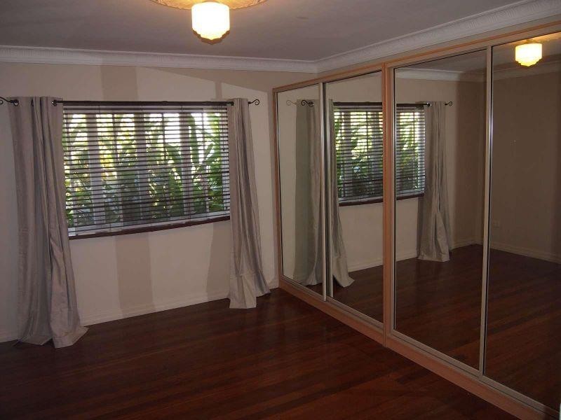 35 Galsworthy Street, Holland Park West QLD 4121