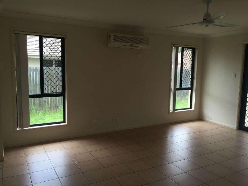 24 Stoneleigh Way, Holmview QLD 4207