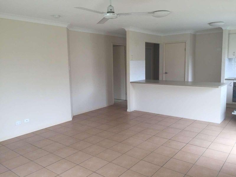 24 Stoneleigh Way, Holmview QLD 4207