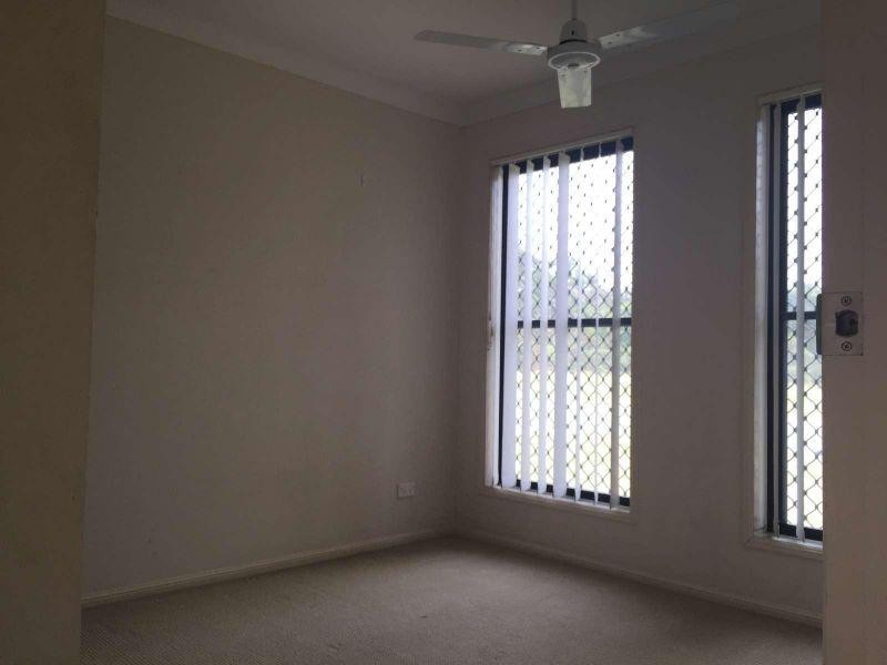 24 Stoneleigh Way, Holmview QLD 4207