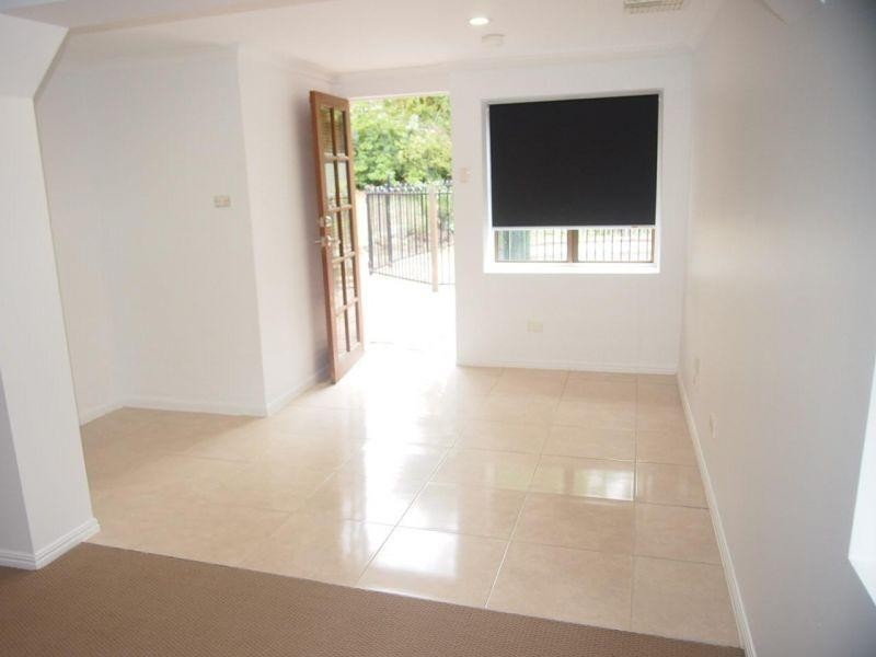 10 Arnold Street, Shailer Park QLD 4128