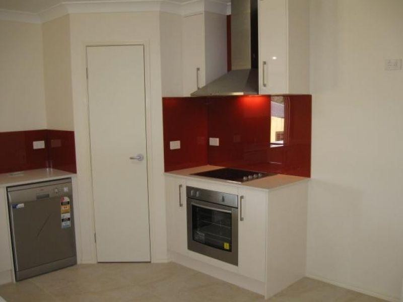 37 Dennis Vale Drive, Daisy Hill QLD 4127