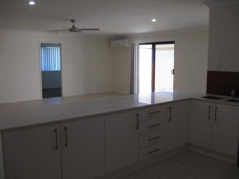 37 Dennis Vale Drive, Daisy Hill QLD 4127