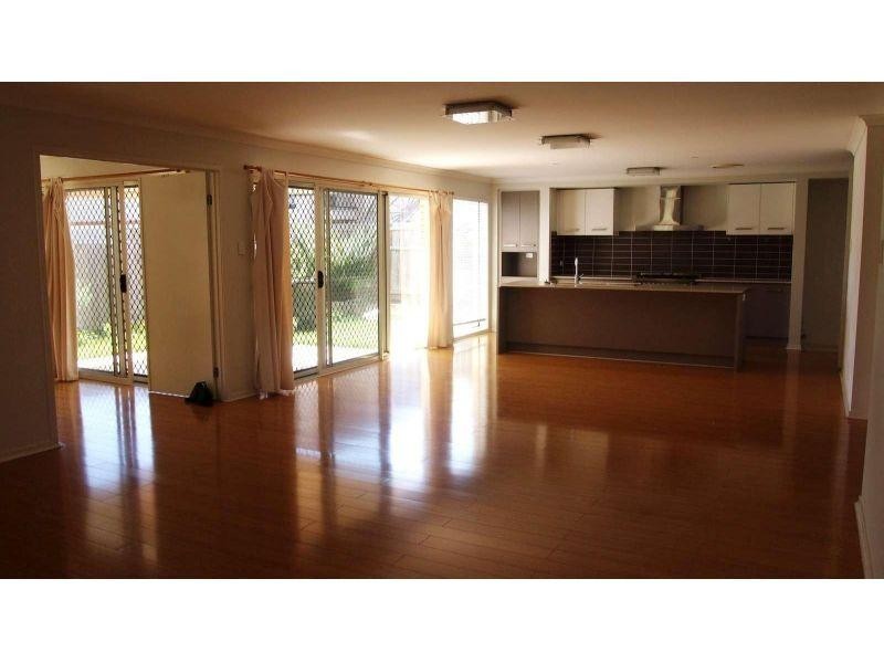 12 Lenton Place, Calamvale QLD 4116