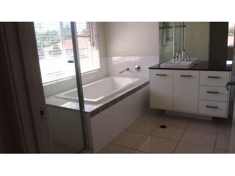 12 Lenton Place, Calamvale QLD 4116