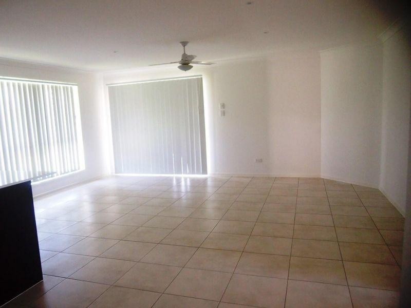 5 Savannah Court, Waterford QLD 4133