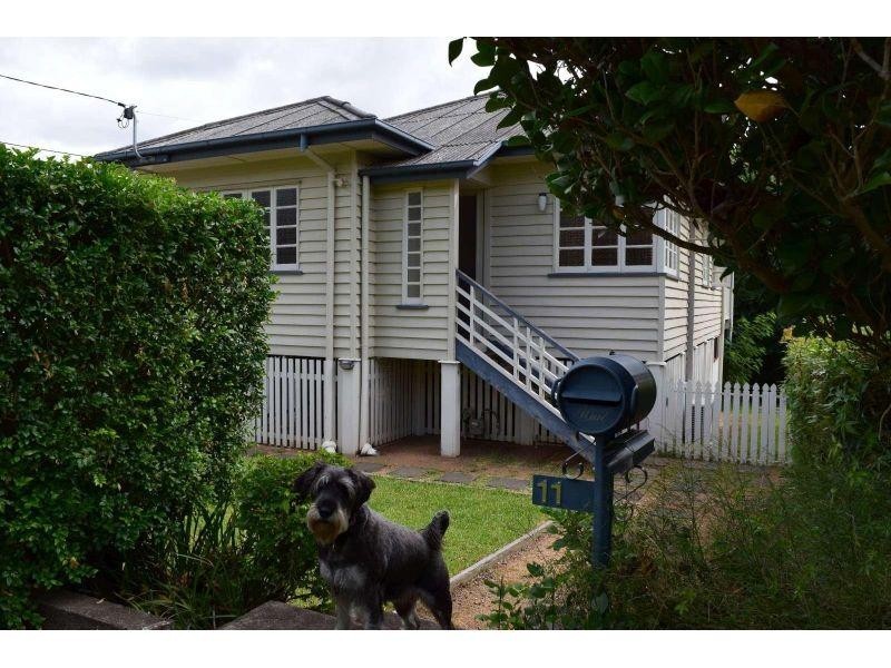 11 Avesnes Street, Holland Park QLD 4121