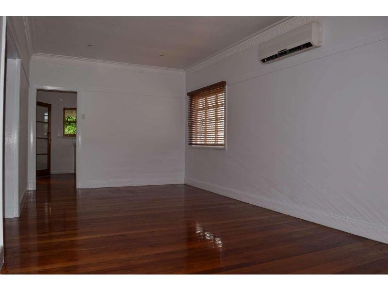 11 Avesnes Street, Holland Park QLD 4121