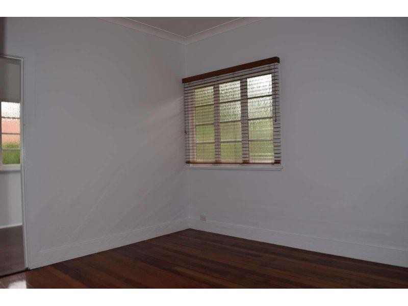 11 Avesnes Street, Holland Park QLD 4121