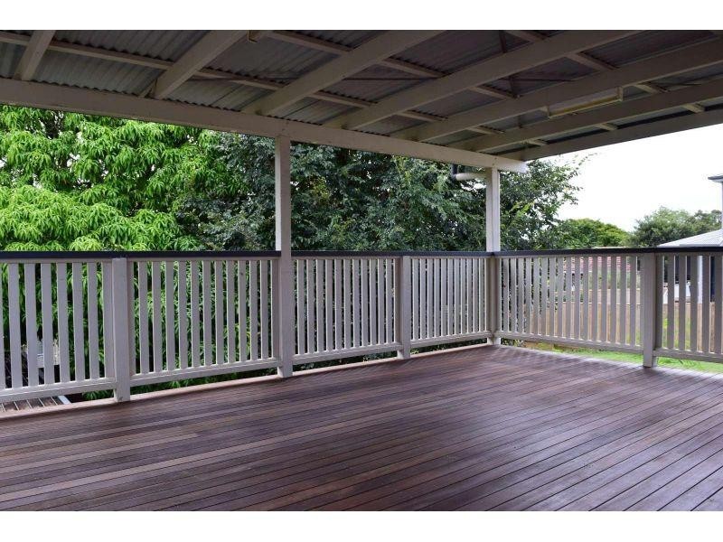 11 Avesnes Street, Holland Park QLD 4121