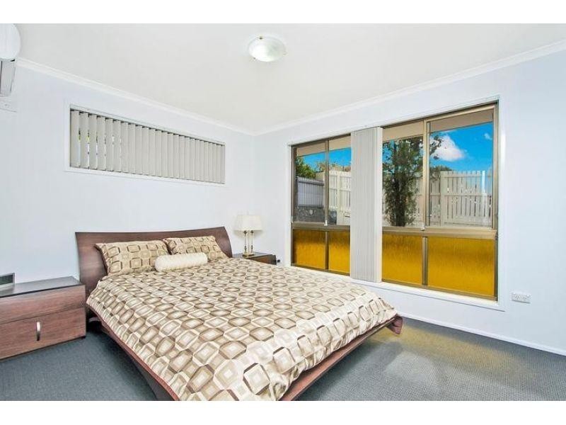 263 Winstanley Street, Carindale QLD 4152