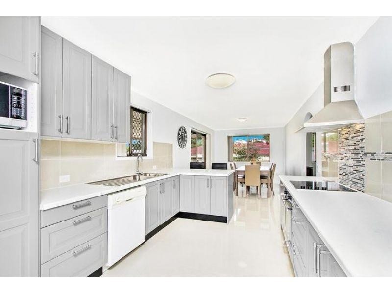 263 Winstanley Street, Carindale QLD 4152