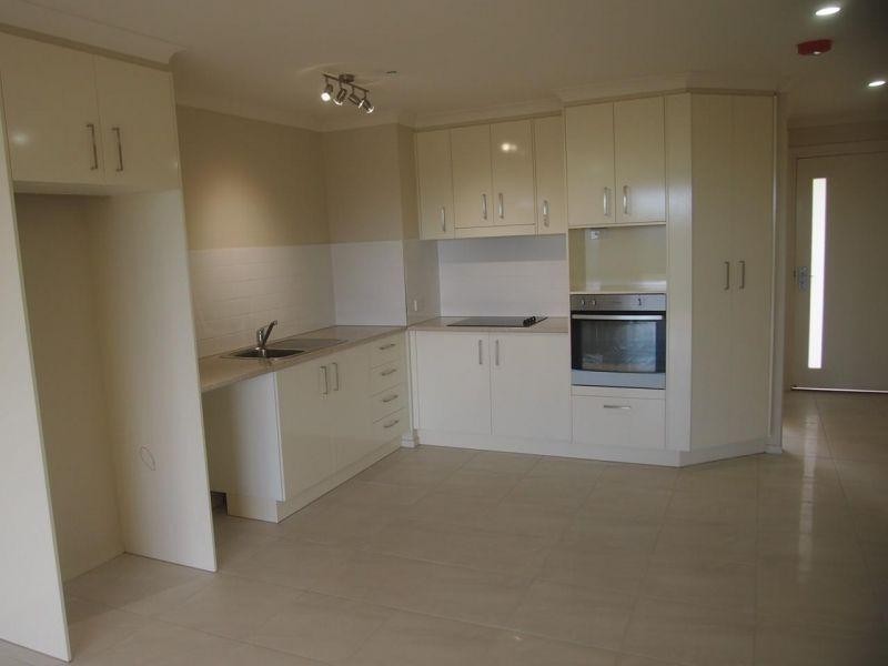 2/1 Nevron Drive, Bahrs Scrub QLD 4207