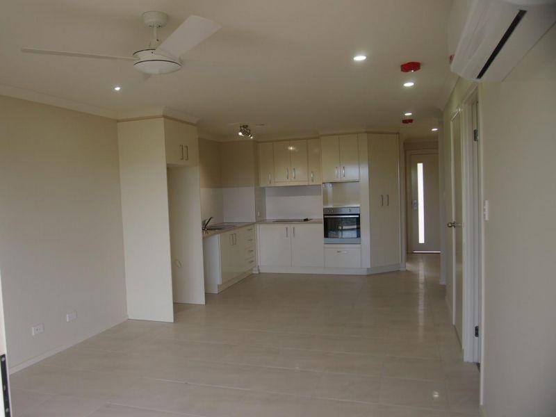 2/1 Nevron Drive, Bahrs Scrub QLD 4207