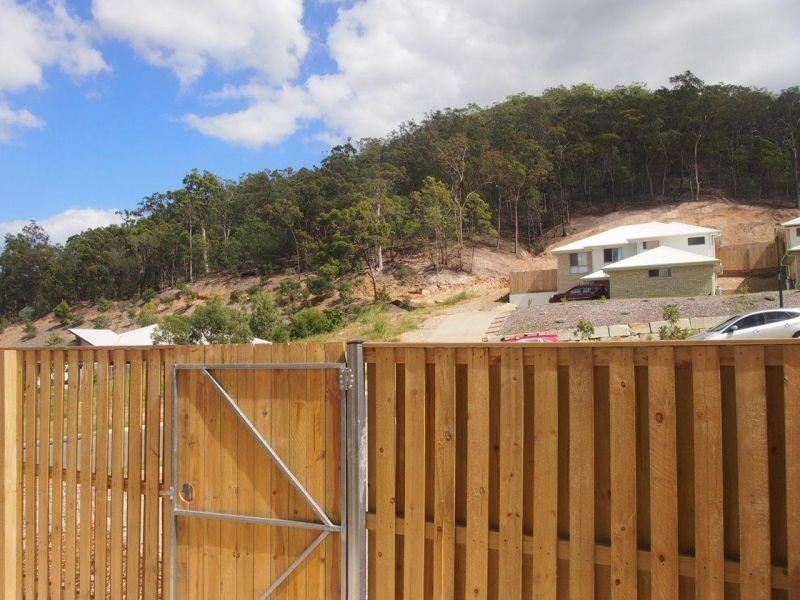 2/1 Nevron Drive, Bahrs Scrub QLD 4207